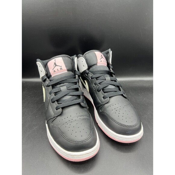 Air Jordan 1 Mid GS \'Arctic Punch\' Size 6Y / Women’s 7.5 (555112-061) No Box main image 11